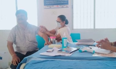 टिकारी के 5 केंद्रों पर 460 लोगों को दिया गया कोविडशील्ड वैक्सीन