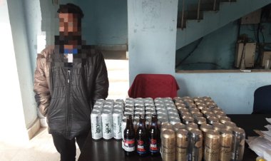 पहाड़पुर रेलवे स्टेशन से एक युवक के बैग से 78 बोतल केन बियर पकड़ाया