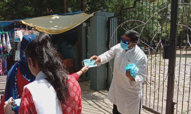 एकता कमेटी ने बांटे मास्क