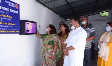 संत जेवियर काॅलेज रांची में सैनेटरी पैड वेंडिंग मशीन लगाया