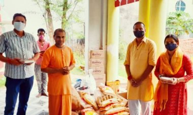 जीडीपी स्कूल परिवार द्वारा इस्काॅन मंदिर में खाद्य सामग्री व नगद राशि का सहयोग किया