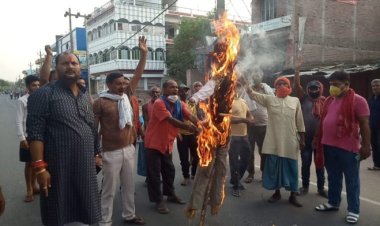 पप्पू यादव की गिरफ्तारी के विरोध में मुख्यमंत्री का पुतला दहन किया गया