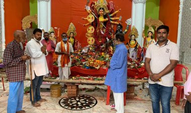 प्रोफेशनल कांग्रेस अध्यक्ष ने खूंटी स्थित मां दुर्गा के पौराणिक मंदिर में की पूजा-अर्चना