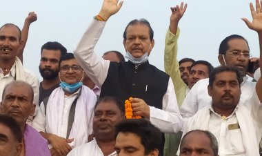 हिसुआ विधानसभा क्षेत्र में सुबोधकांत सहाय का जनसंपर्क अभियान कहा, पूरे प्रदेश में महागठबंधन की लहर