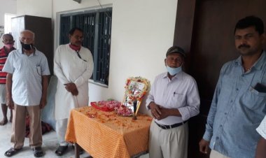 जेजे कॉलेज के प्रधानाचार्य के निधन पर परिसर में शोक सभा का आयोजन