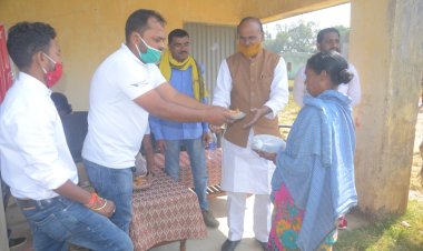 दीपावली के अवसर पर स्वदेशी दीये से घर को करें रौशन : समरीलाल