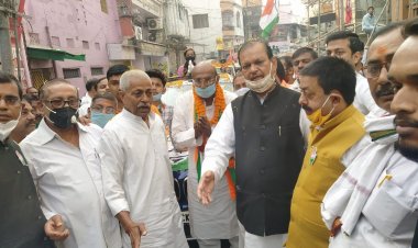 महागठबंधन ने झोंकी ताकत, कांग्रेस के रोड शो में शामिल हुए सुबोधकांत