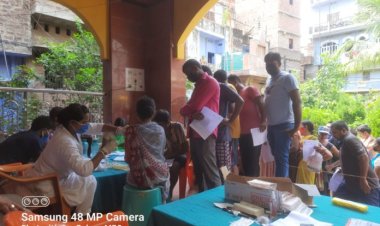 मेगा वैक्सीन कैंप के द्वारा वार्ड संख्या 49 में 342 लोगों ने लिया टीका