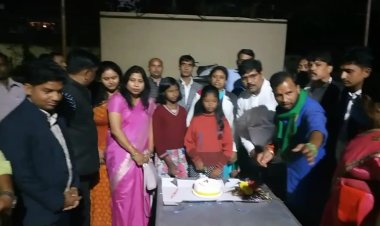 युवा राजद ने हर्षोल्लास से मनाया तेजस्वी यादव का जन्मदिन