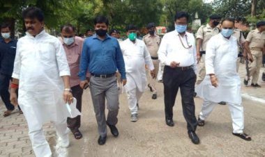 राष्ट्रीय सफाई कर्मचारी आयोग के उपाध्यक्ष, मेयर, डिप्टी मेयर एवं नगर आयुक्त ने वार्ड संख्या 10 एवं 11के विभिन्न मोहल्ले का किया निरीक्षण