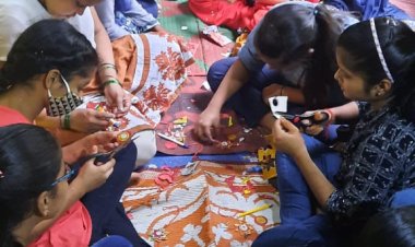 छात्राओं के बीच राखी मेकिंग प्रतियोगिता का आयोजन