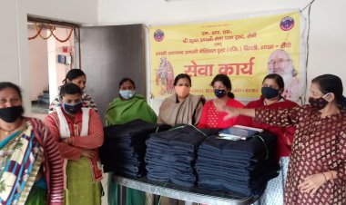 श्रीकृष्ण प्रणामी ट्रस्ट की महिला समिति के सदस्यों ने जरूरतमंदों के बीच बांटे कम्बल