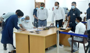 घूस माँगने वाले का नाम बताएँ,तुरंत होगी कार्रवाई – मुख्यमंत्री ने जनता दरबार में फ़रियादी से कहा