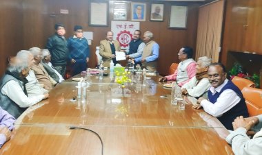 एचईसी के सेवानिवृत्तकर्मियों का धरना जारी