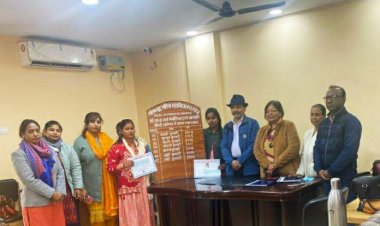 जीबीएम कॉलेज की जूही तथा वर्षा डॉ सुधा वर्मा मेमोरियल ट्रस्ट के द्वारा पुरस्कृत, किसी भी क्षेत्र में कठिन परिश्रम से ही सफलता संभव है:-प्रो अशरफ