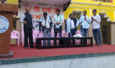 श्री दुर्गा स्थान मानपुर में अभियंता अभिजीत सौरव का विदाई समारोह