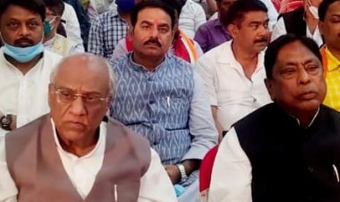 देश की आजादी में कांग्रेस पार्टी का योगदान भुलाया नहीं जा सकता : शशिभूषण राय