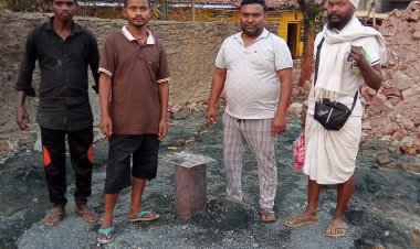 बंदगांव बस पड़ाव में शौचालय निर्माण कार्य का शुभारम्भ। विनय मिश्रा