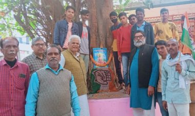 महान स्वतंत्रता सेनानी, भारत के कार्ल मार्क्स कहे जाने वाले स्वामी सहजानंद सरस्वती देश के किसान, मजदूर के मसीहा थे