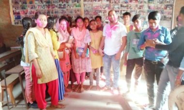 फ्यूचर लाइन कोचिंग संस्थान में होली मिलन समारोह कार्यक्रम का आयोजन किया गया