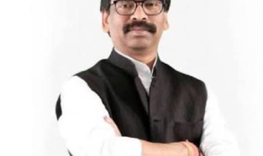 कोरोना का ग़लत रिपोर्ट बनाकर ड्यूटी से अनुपस्थित रहनेवाले अधिकारियों पर होगी कार्रवाई – हेमंत सोरेन ।