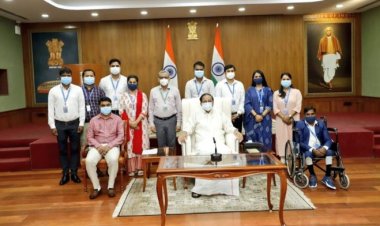 उपराष्ट्रपति ने DRDO के वैज्ञानिकों से भविष्य में किसी भी महामारी खतरे से निपटने के लिए अनुसंधान तेज करने को कहा