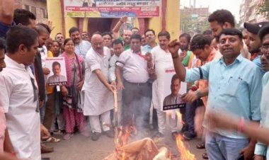 भाजपा के कार्यकर्ताओं ने सीएम और डिप्टी सीएम का किया पुतला दहन