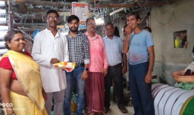 राष्ट्रीय हथकरघा दिवस पर बुनकरों, कामगारों को अंग वस्त्र एवं पुष्पगुच्छ देकर किया सम्मानित:- दुखन पटवा