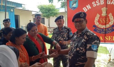 एसएसबी जवानों की सूनी कलाईयों पर बांधी राखी, महिलाओं ने जवानों की आरती उतार बांधी राखी, अपनी और भारत माता की रक्षा का लिया वचन