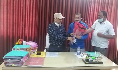 सादात अनवर ने लिया एडिशनल कलक्टर का प्रभार, कहा, प्रशासनिक कार्यों का त्वरित निष्पादन होगी प्राथमिकता