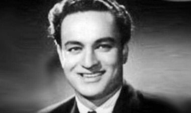 जाने कहाँ गये वो दिन कहते थे तेरी राह में नजरों को हम बिछाएंगे।