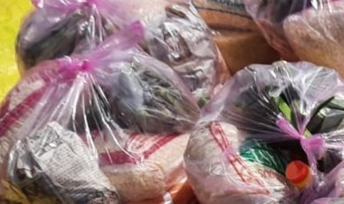 बीमार-लाचार व्यक्ति को श्रीरामकृष्ण सेवा संघ ने दी खाद्य सामग्री