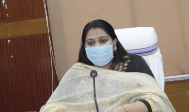 देवघर : मीडिया संस्थानों के प्रतिनिधियों को उपायुक्त एवं एसपी ने किया सम्मानित