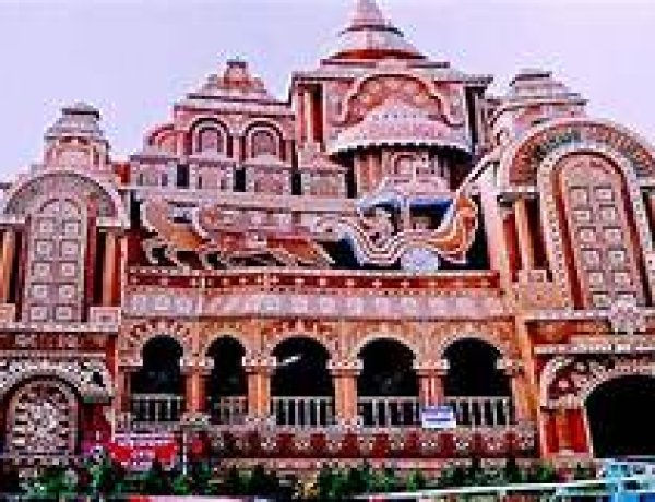 दुर्गा पूजा होगी लेकिन नहीं बनेंगे भव्य पूजा पंडाल,ऑनलाइन दर्शन की सुविधा होगी ।