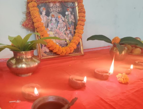 भारतीय जनता मोर्चा ने दीप प्रज्ज्वलित कर मनाया जश्न