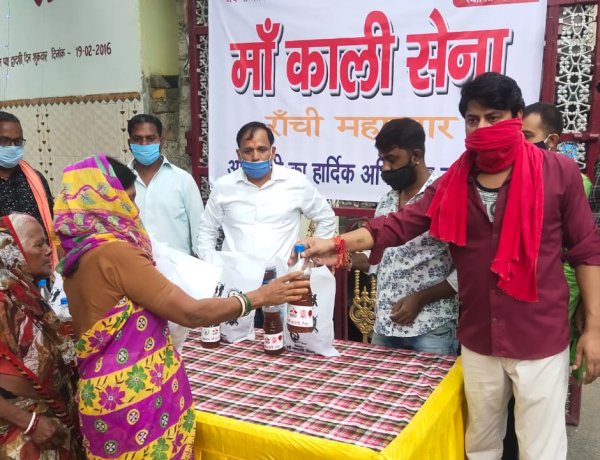 मां काली सेना ने किया 5100 दीपों का वितरण