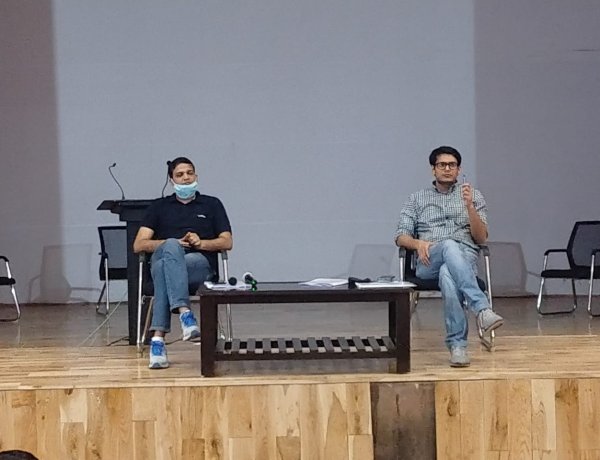 प्राइवेट अस्पताल किसी भी मरीज को इलाज के लिए नहीं कर सकते हैं मना-उपायुक्त रांची ।