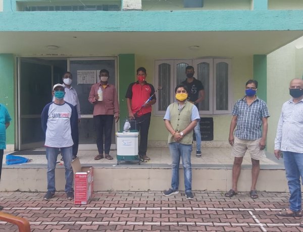 सामाजिक संस्था सिविल सोसाइटी ने अशोक नगर क्लब को डिसइंफेक्टेंट मशीन डोनेट किया