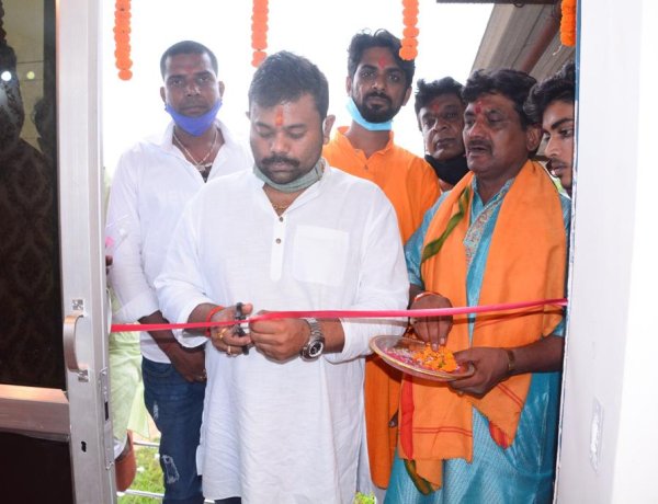 आरएस होम डेकोर शाॅप का शुभारंभ