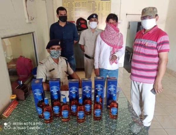 हटिया-पटना एक्सप्रेस से 16 बोतल शराब बरामद, एक शख्स गिरफ्तार