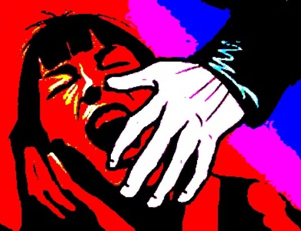 नाबालिग को बहला-फुसलाकर भगाने के मामले में प्राथमिकी दर्ज