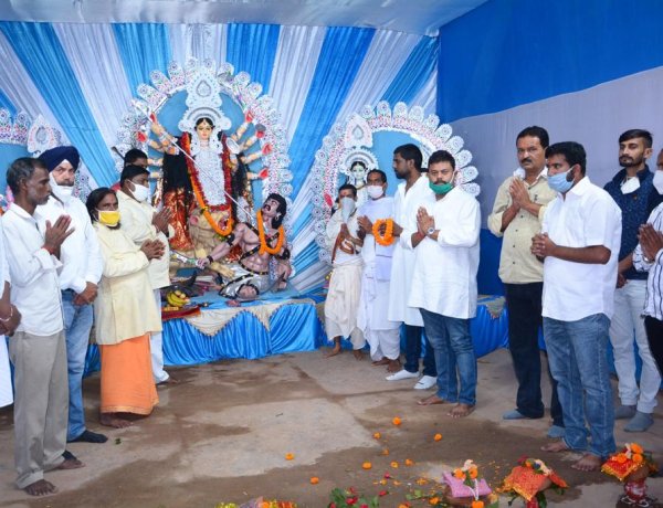 सादगीपूर्ण हुआ उपकार क्लब के पूजा पंडाल का उद्घाटन