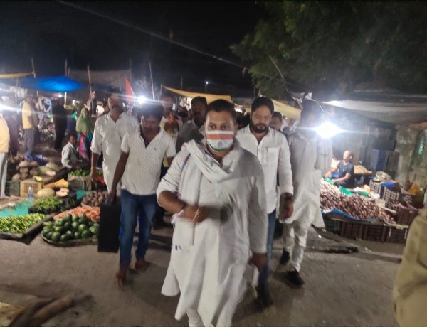 बेरमो में यूथ कांग्रेस ने पदयात्रा कर कांग्रेस प्रत्याशी अनूप सिंह को जिताने की अपील की