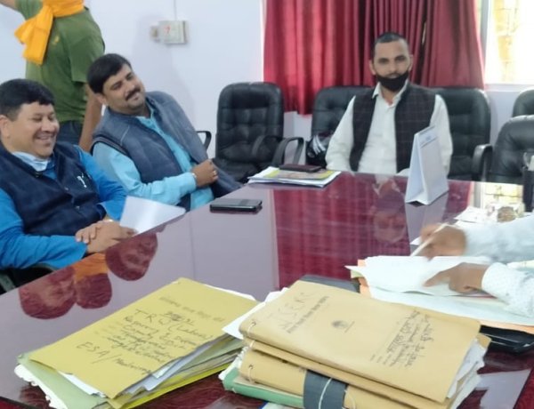 झारखंड ऊर्जा विकास श्रमिक संघ ने एरिया बोर्ड के महाप्रबंधक को सौंपा ज्ञापन