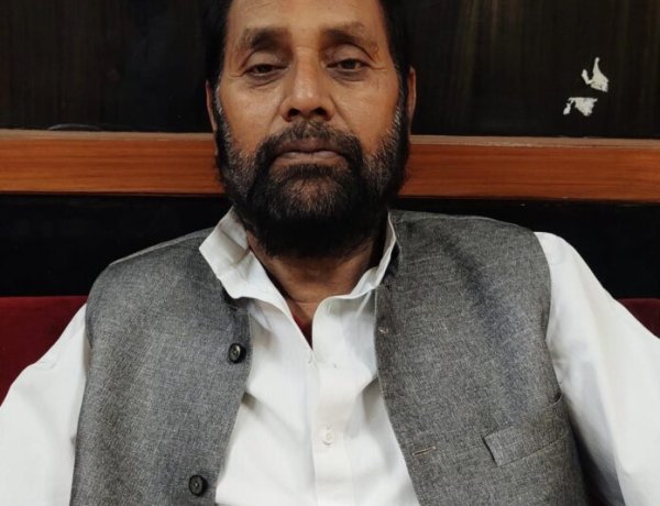 बेरोजगारी का दंश झेल रहा युवा वर्ग : दीपक लाल