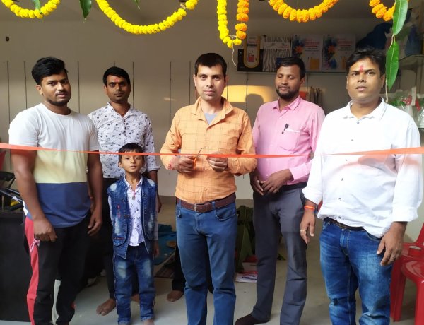 समाजसेवी निपु सिंह ने किया उर्वरक एवं बीज भंडार “झारखंड एग्रो टूल्स” का उद्घाटन