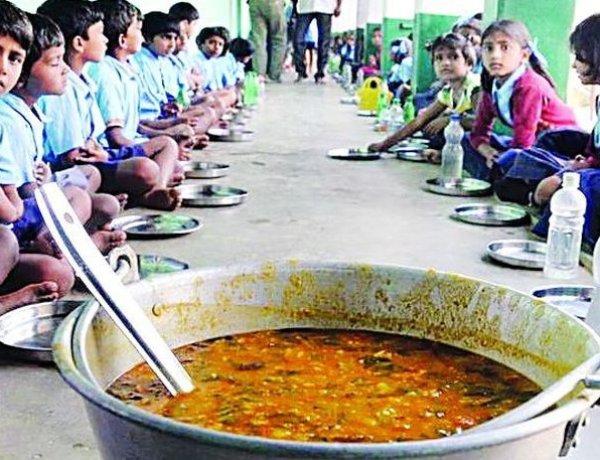 मिड-डे मील की गुणवत्ता की जांच के लिए नियमित रूप में निगरानी, शिक्षा विभाग की तैयारी जोरों पर