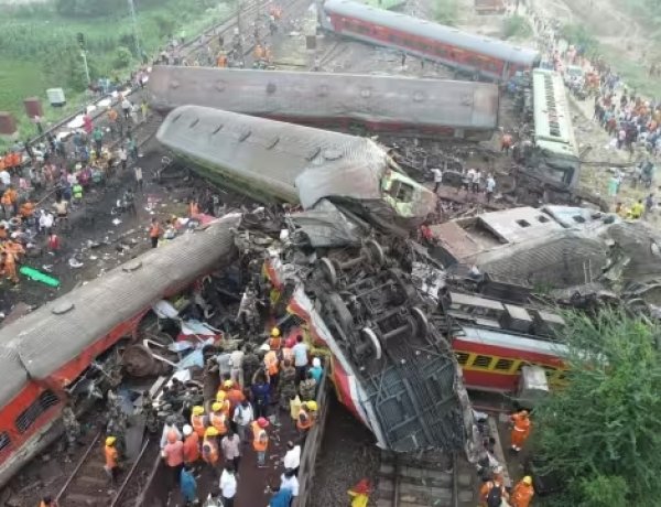 पटरियाँ खून से लाल हो रही थी और शरीर के टुकड़े बिखरे पड़े थे : ट्रेन हादसे का आँखों देखा हाल
