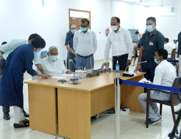 सुबोधकांत सहाय ने कांग्रेस कार्यकर्ताओं संग की बैठक, कहा, कार्यकर्ता ही होते हैं संगठन की रीढ़