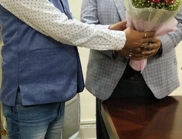 जेल आईजी बीरेंद्र भूषण को जर्नलिस्ट वेलफेयर एसोसिएशन ने किया सम्मानित